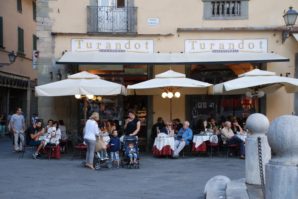 S. Agostino Fronte Mura ลุคคา ภายนอก รูปภาพ